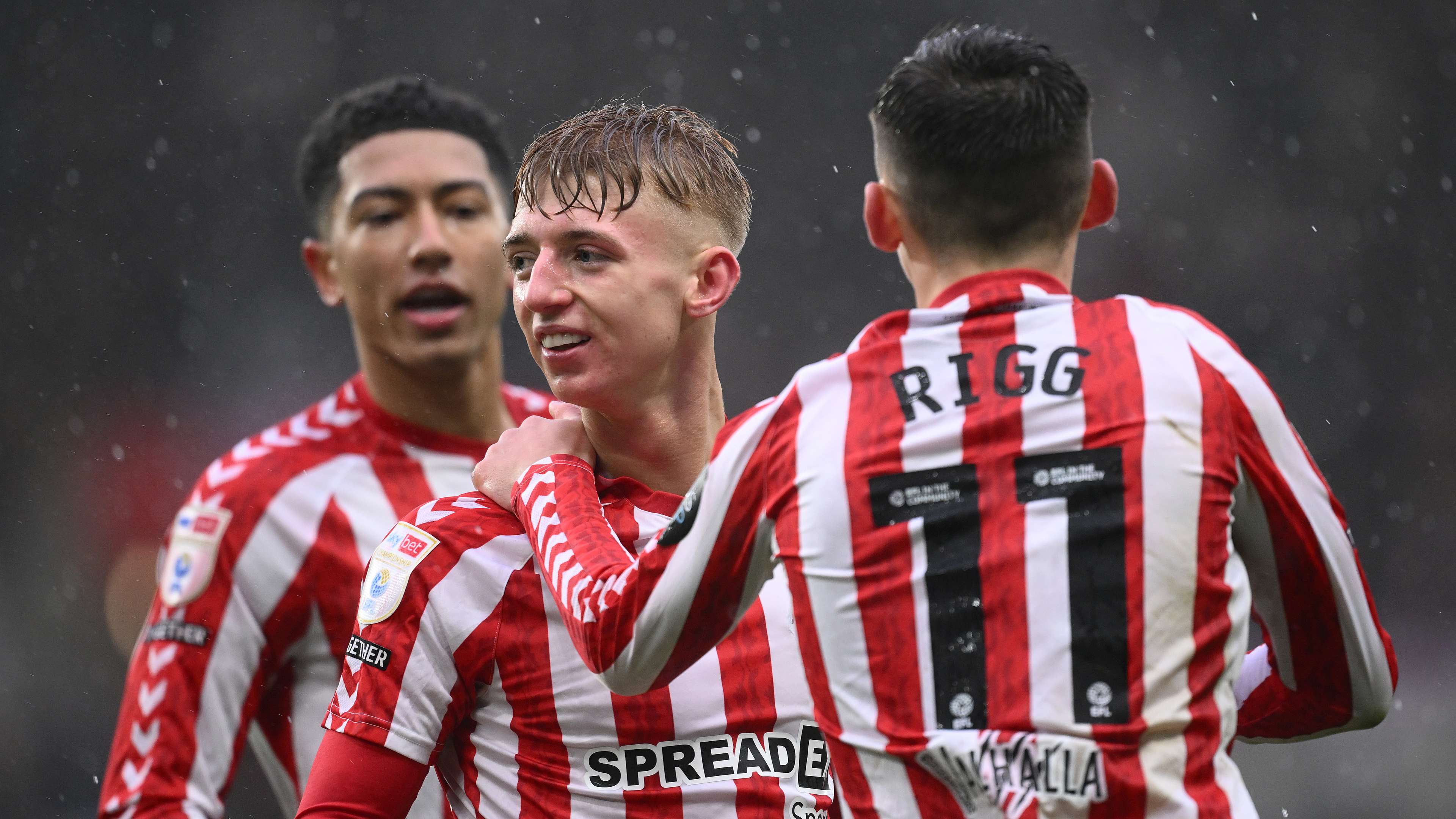 尤其是在决 尤其是在决