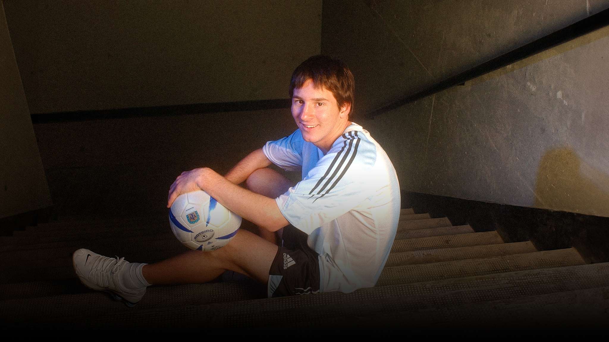 地位不容撼 地位不容撼