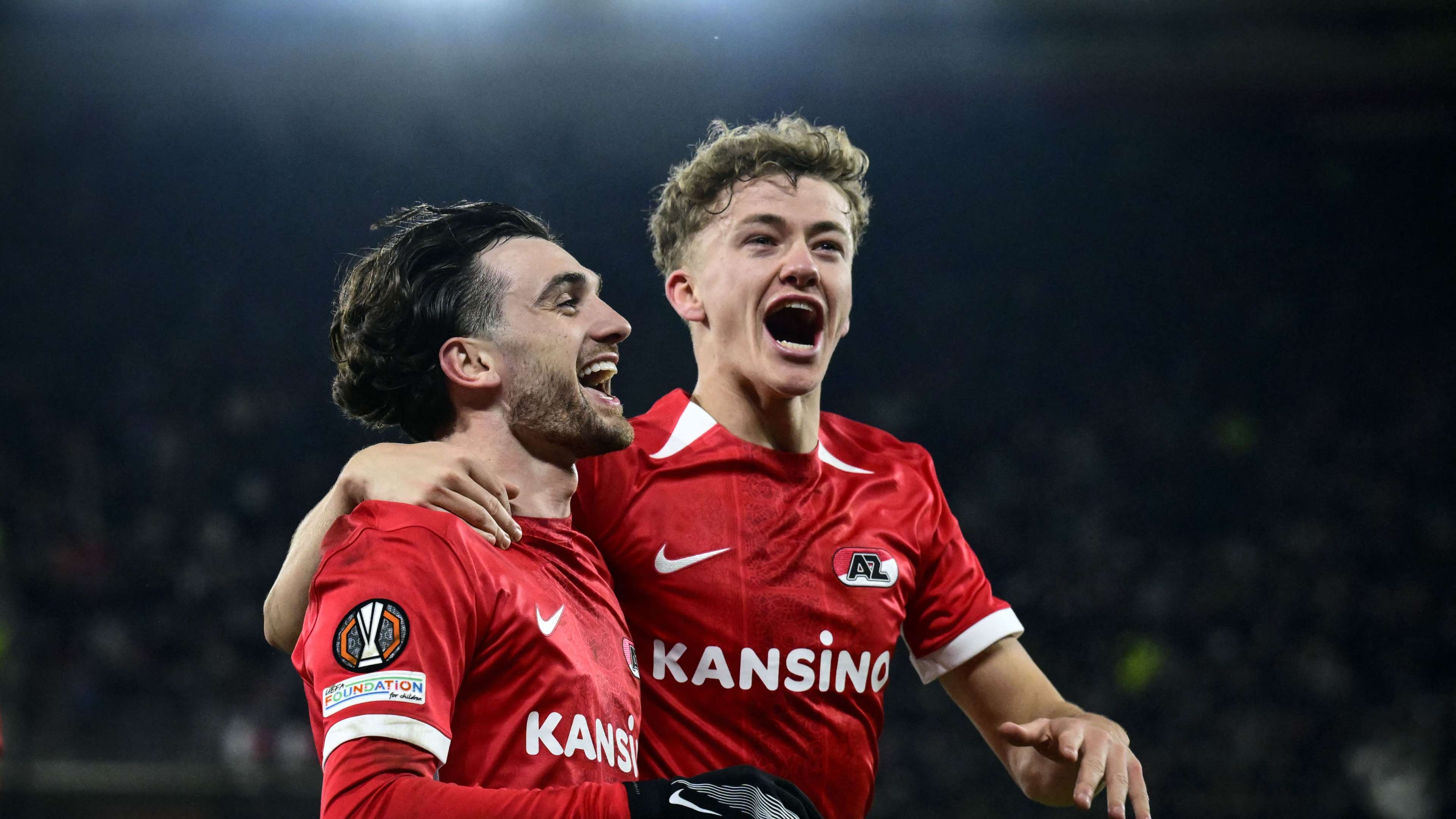 中超第9輪青島隊1-4深圳隊 戴偉浚助攻梅開二度.